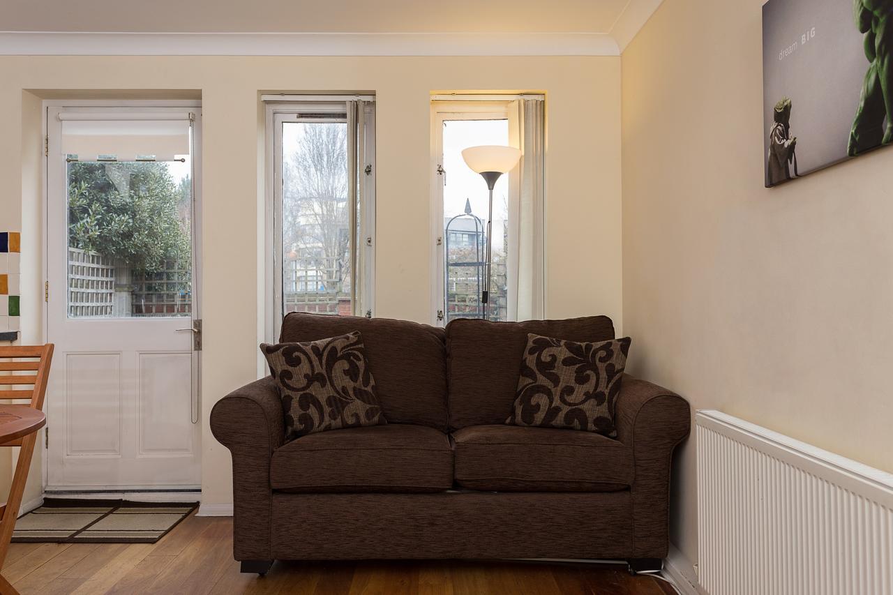 Lovely 2Bd House Near Wapping Station Apartment London Bagian luar foto