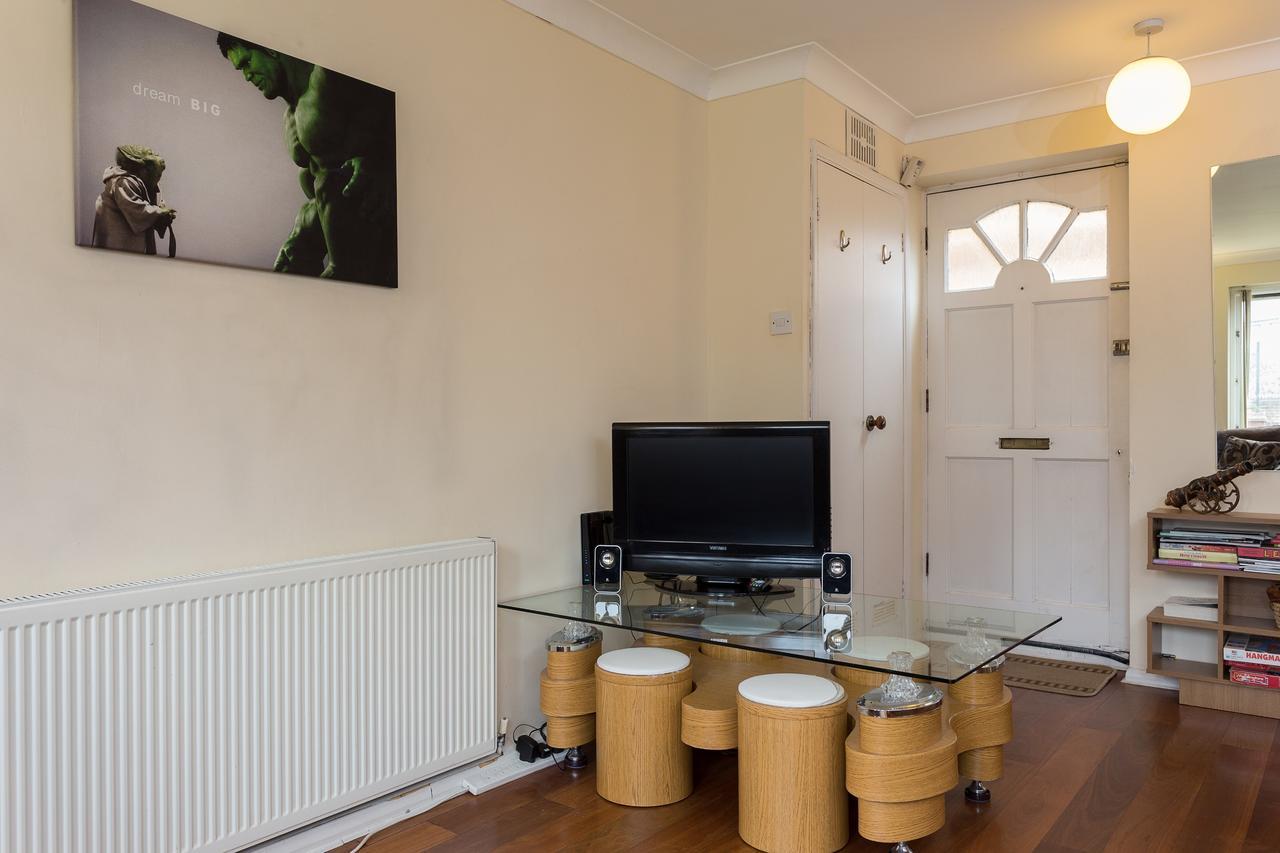 Lovely 2Bd House Near Wapping Station Apartment London Bagian luar foto